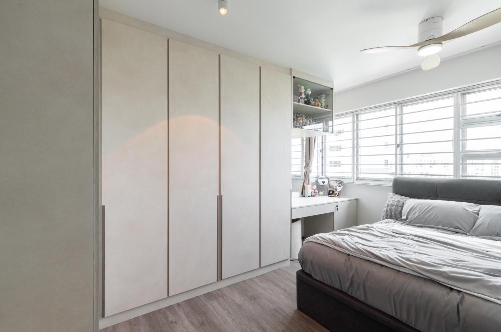 Modern Bedroom with Vinyl Flooring and Wardrobe