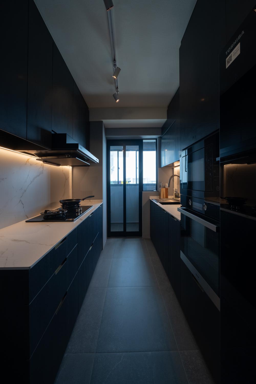 Modern Kitchen with Kitchen Window and Open Kitchen