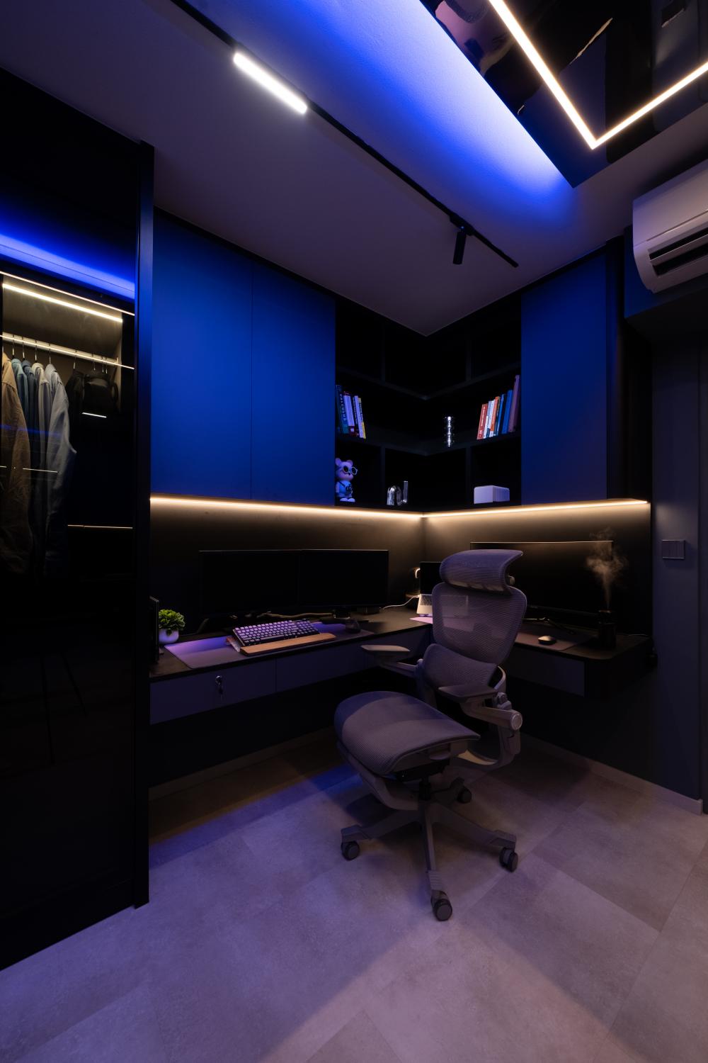Modern Home Office with Desk and Desk Chairs