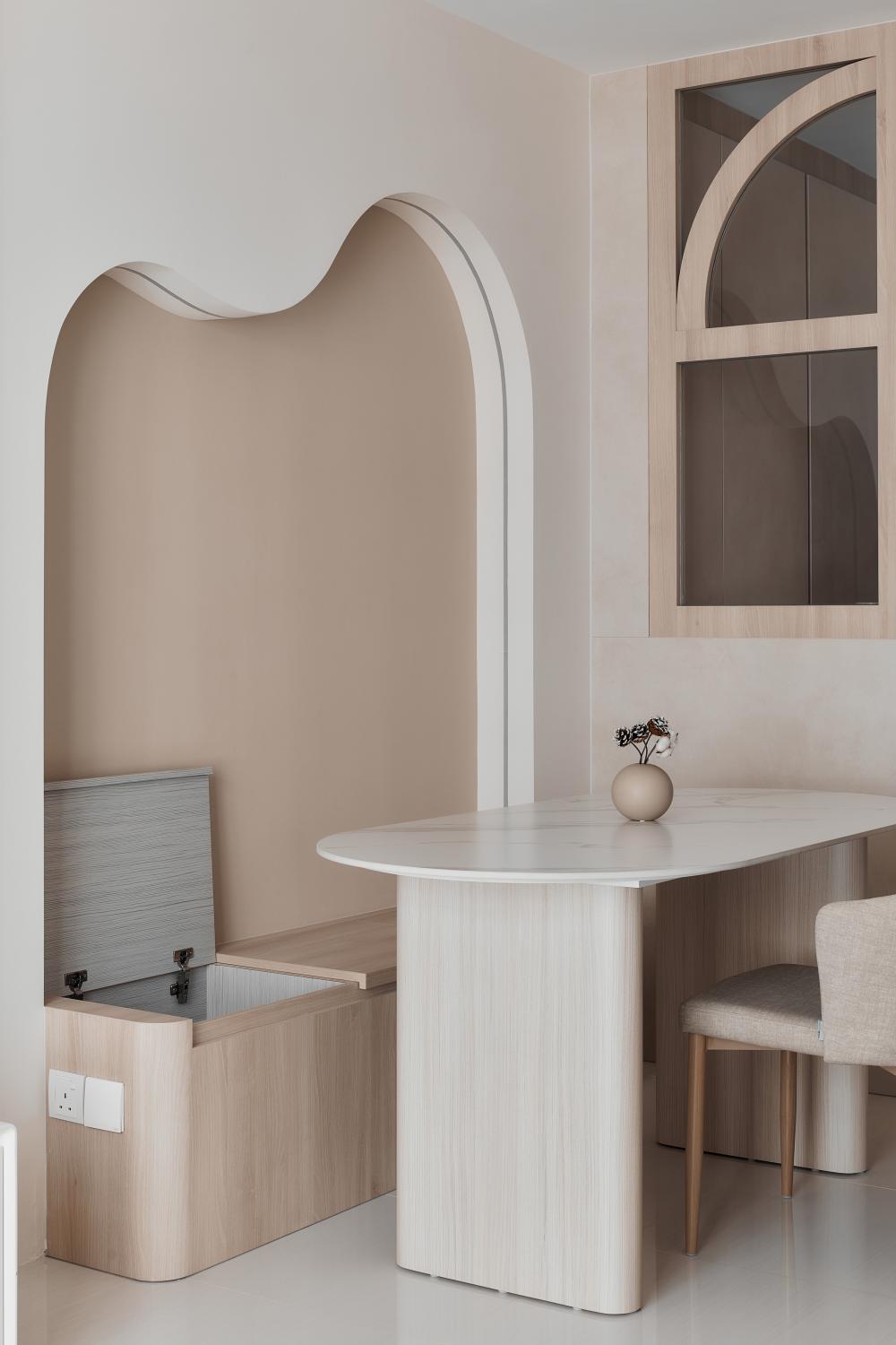 Scandinavian Dining Room with Dining Table and Dining Chairs