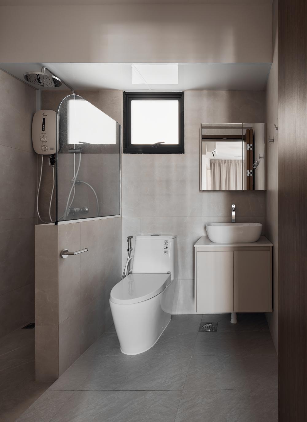 Scandinavian Bathroom with Mirror and Bathroom Storage