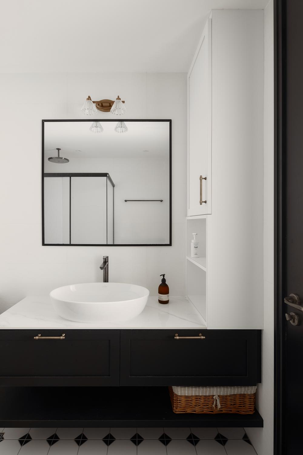 Modern Bathroom with Mirror and Shower Screen
