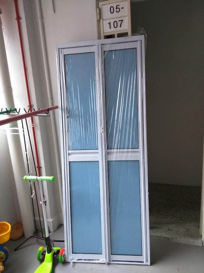 Asian Entryway with Mirror and Makeup mirror