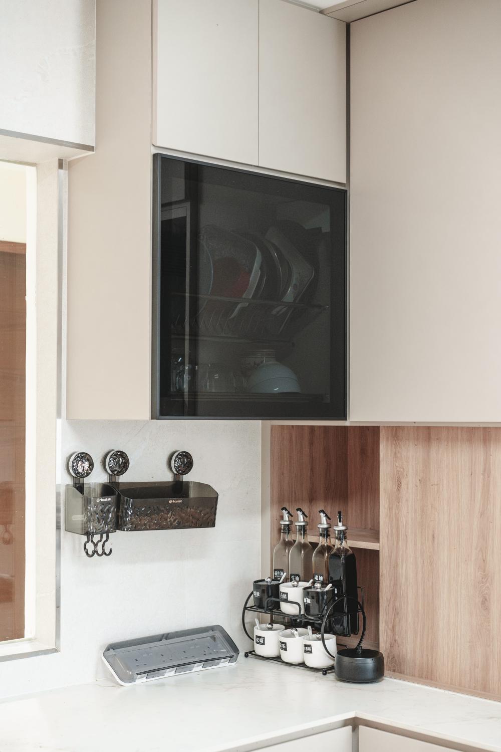 Contemporary Kitchen with Kitchen Island and Cupboard