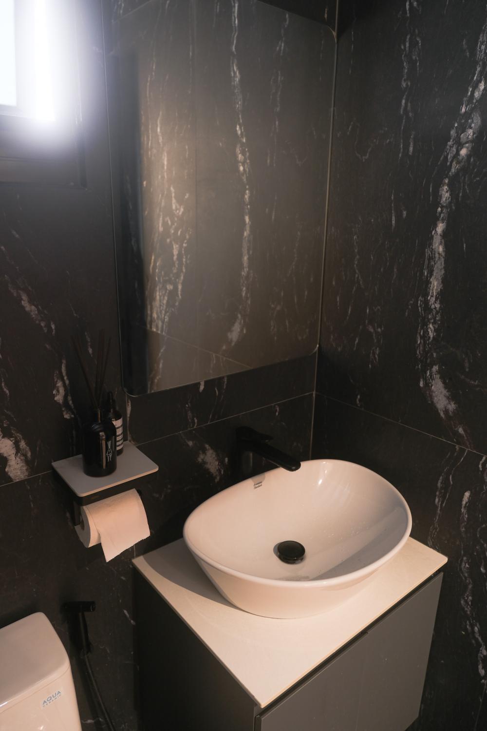 Scandinavian Bathroom with Cement Floor and Shower Screen
