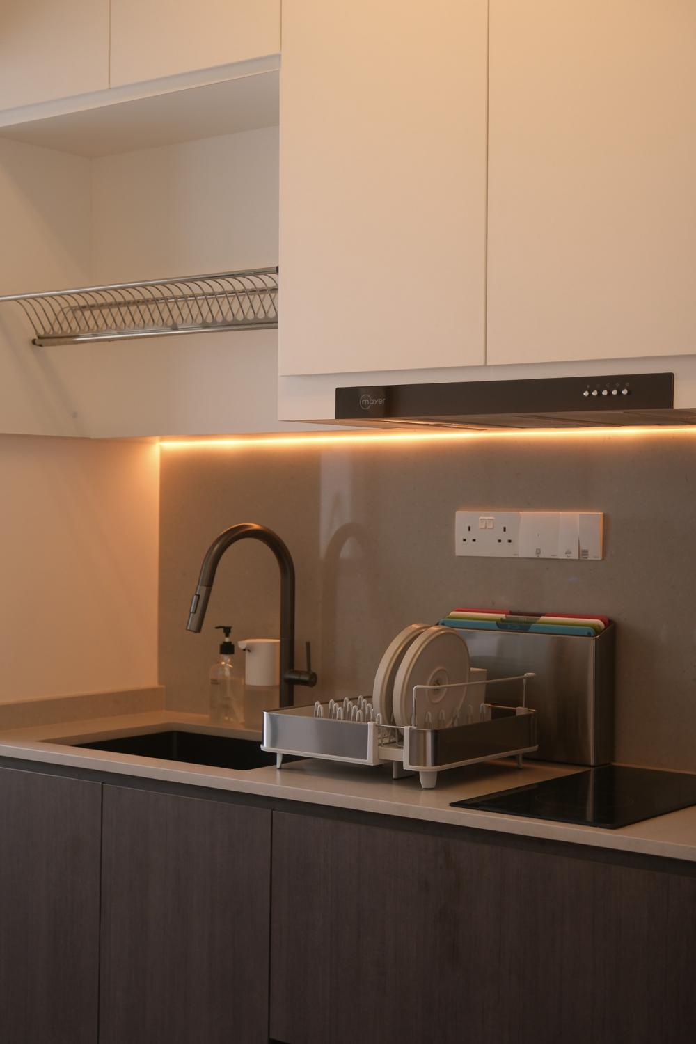 Scandinavian Kitchen with Homogeneous Tiles and Cement Floor