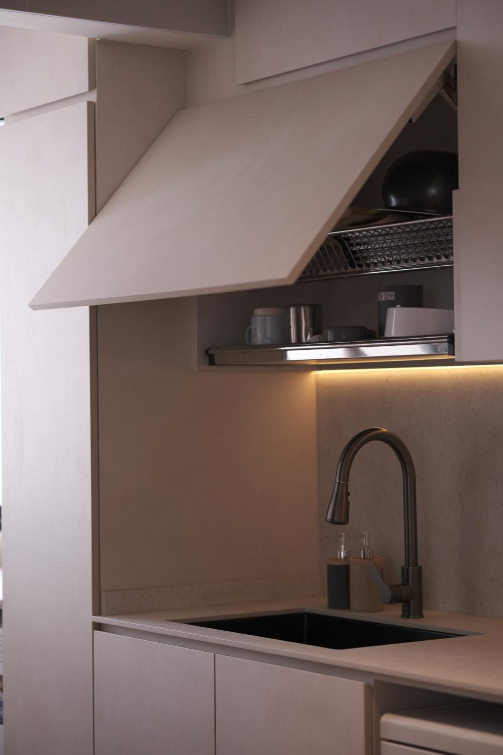 Modern Kitchen with Homogeneous Tiles and Cement Floor