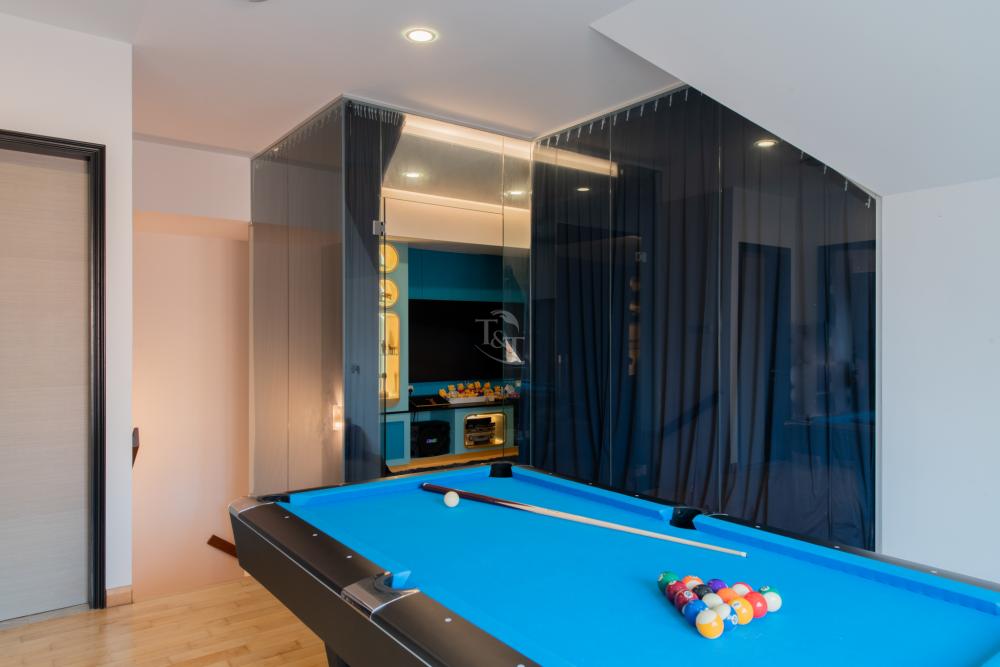 Modern Gaming Room with Settee and TV Console