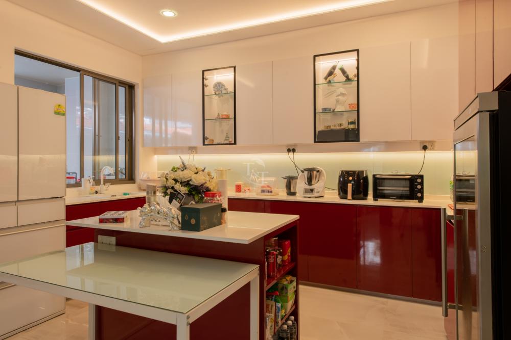 Modern Kitchen with Countertop and Granite Floor