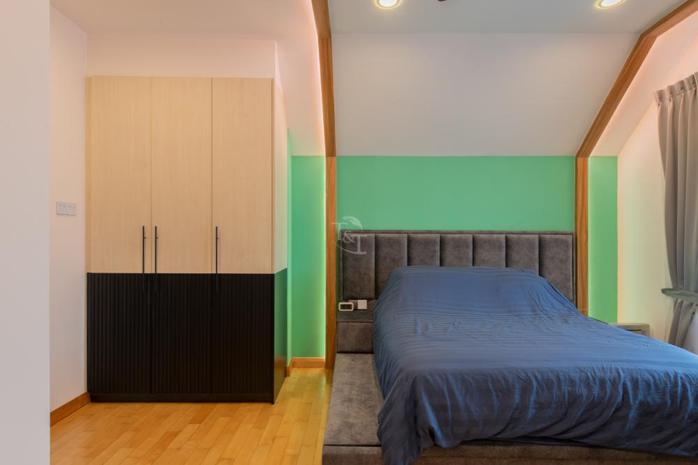 Modern Bedroom with Parquet Floor and Drop Light