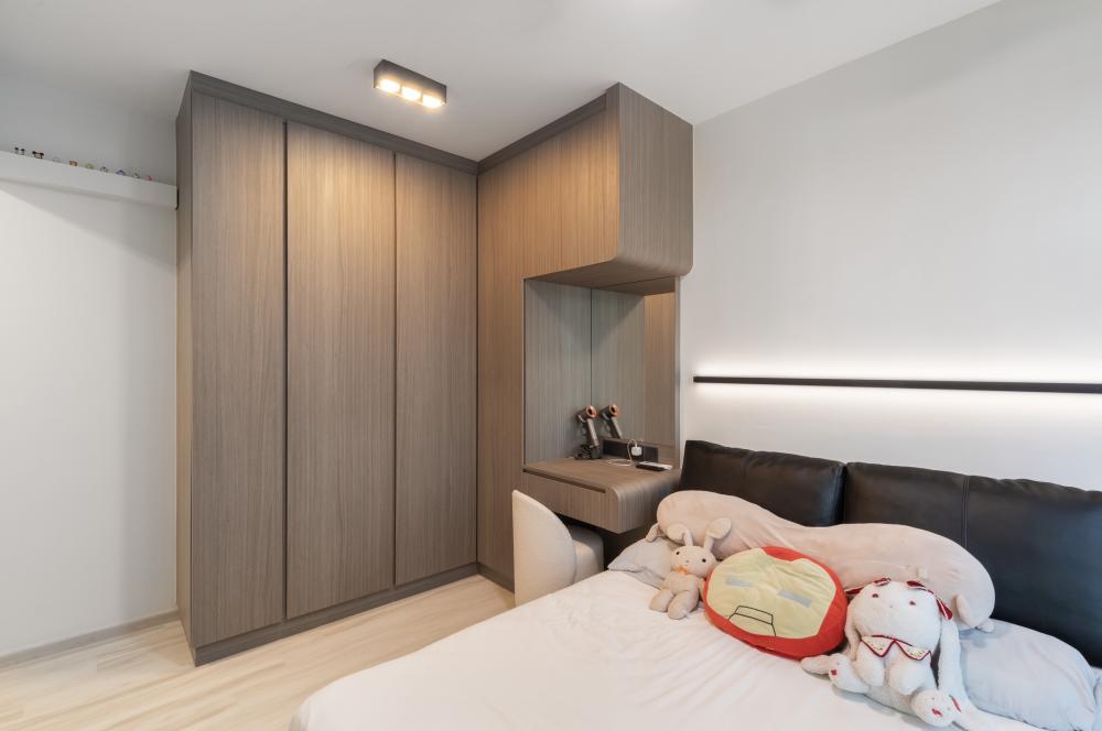 Modern Bedroom with Vinyl Flooring and Wardrobe