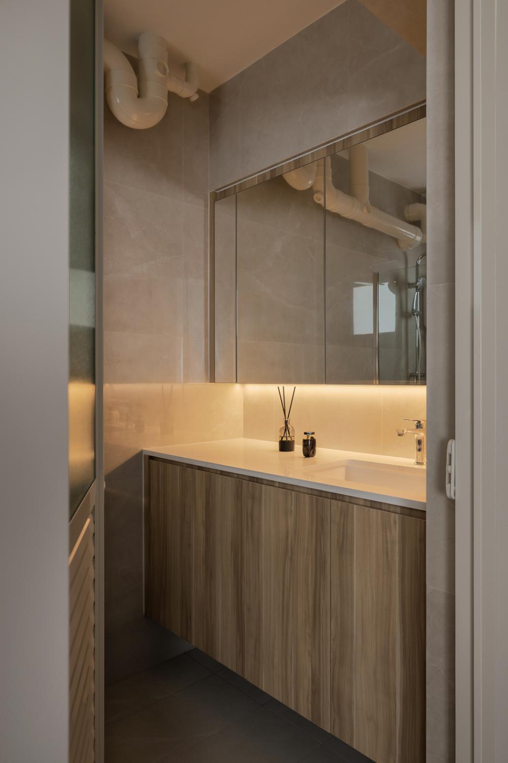 Minimalist Bathroom with Countertop and Homogeneous Tiles