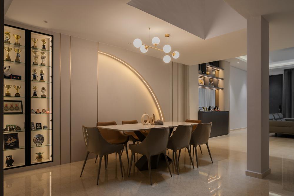 Modern Dining Room with Cove Lighting and Dining Table