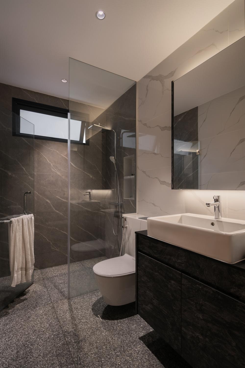 Modern Bathroom with Countertop and Homogeneous Tiles