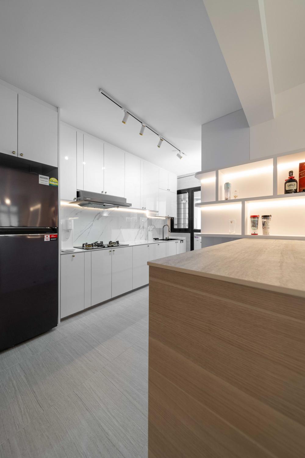 Minimalist Kitchen with Countertop and Bar Counter