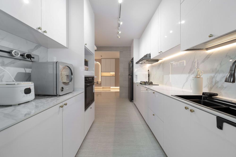 Minimalist Kitchen with Kitchen Accessories and Kitchen Cabinets