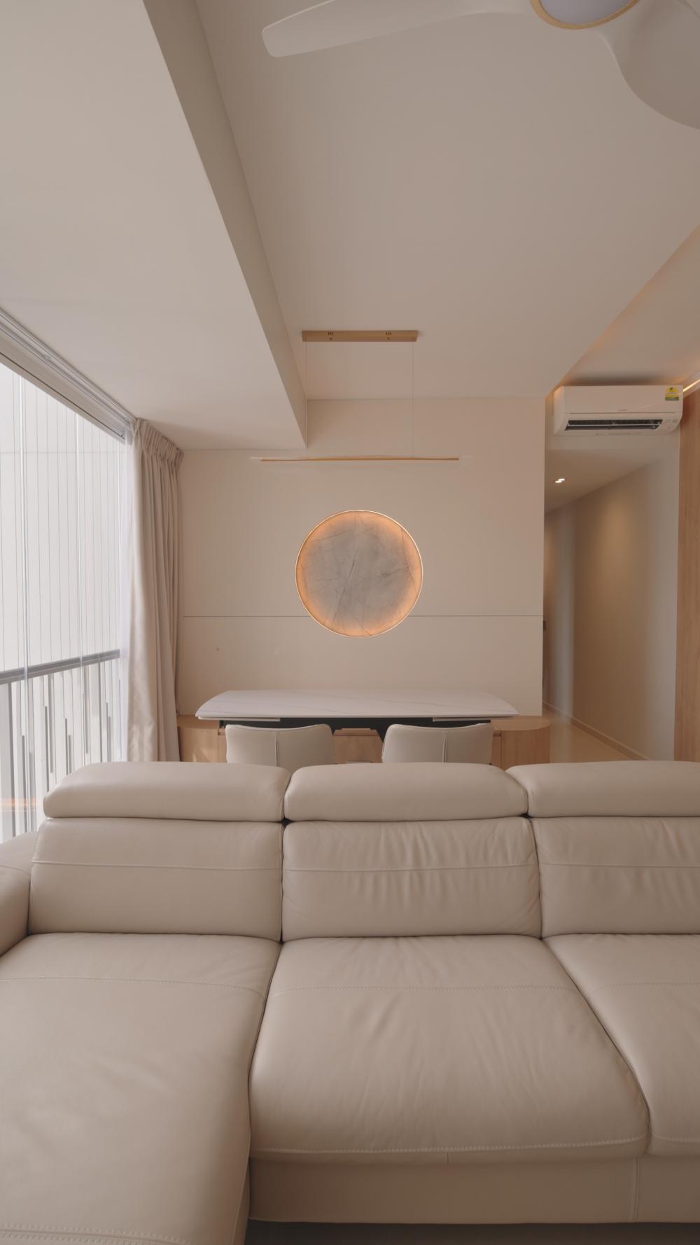 Scandinavian Dining Room with Cove Lighting and Dining Table