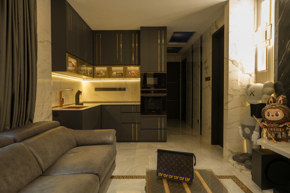 Modern Kitchen with Homogeneous Tiles and Granite Floor