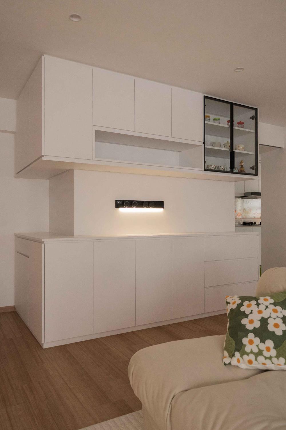 Minimalist Pantry with Drinkware and Bakeware