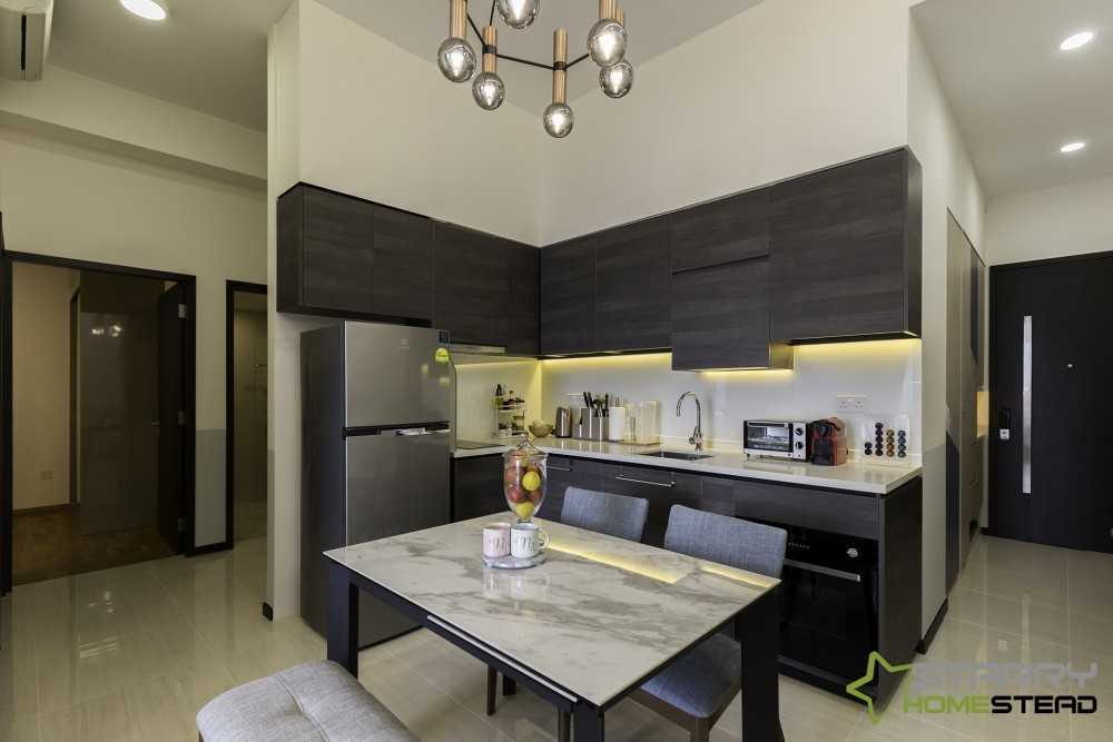 Scandinavian Dining Room with Dining Table and Dining Chairs
