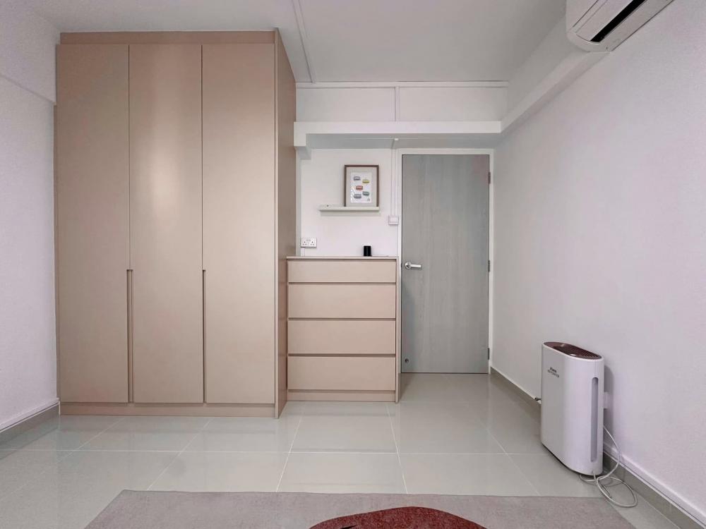 Contemporary Bedroom with Homogeneous Tiles and Wardrobe