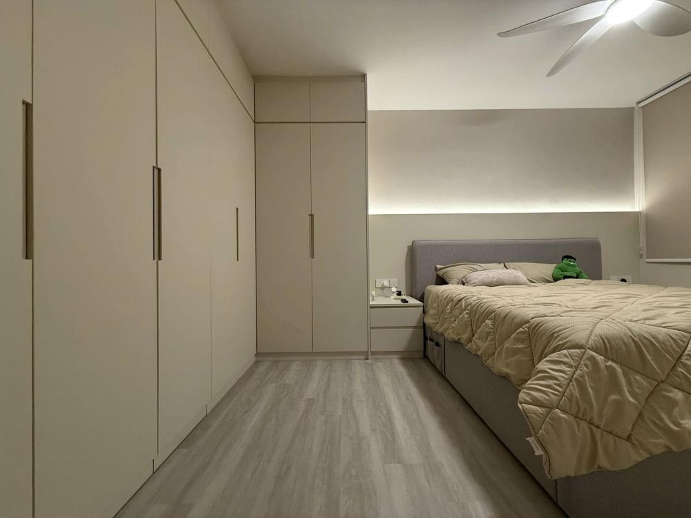 Scandinavian Bedroom with Vinyl Flooring and Wardrobe