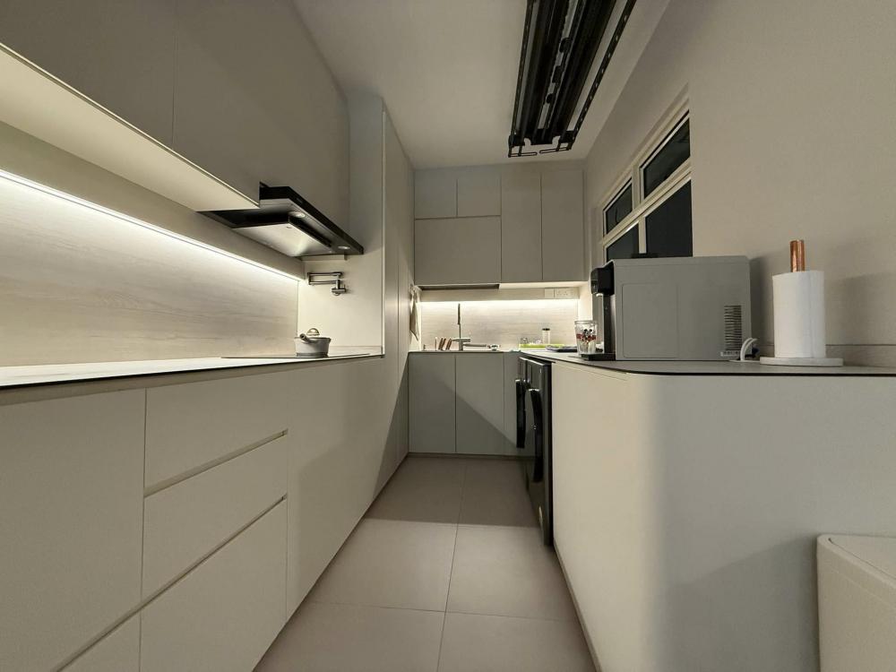 Scandinavian Kitchen with Countertop and Homogeneous Tiles