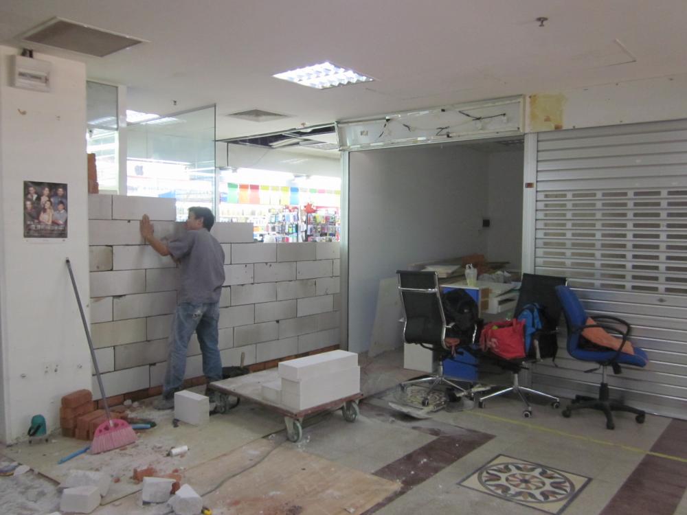 Asian Home Office with Bookshelf and Wallpaper