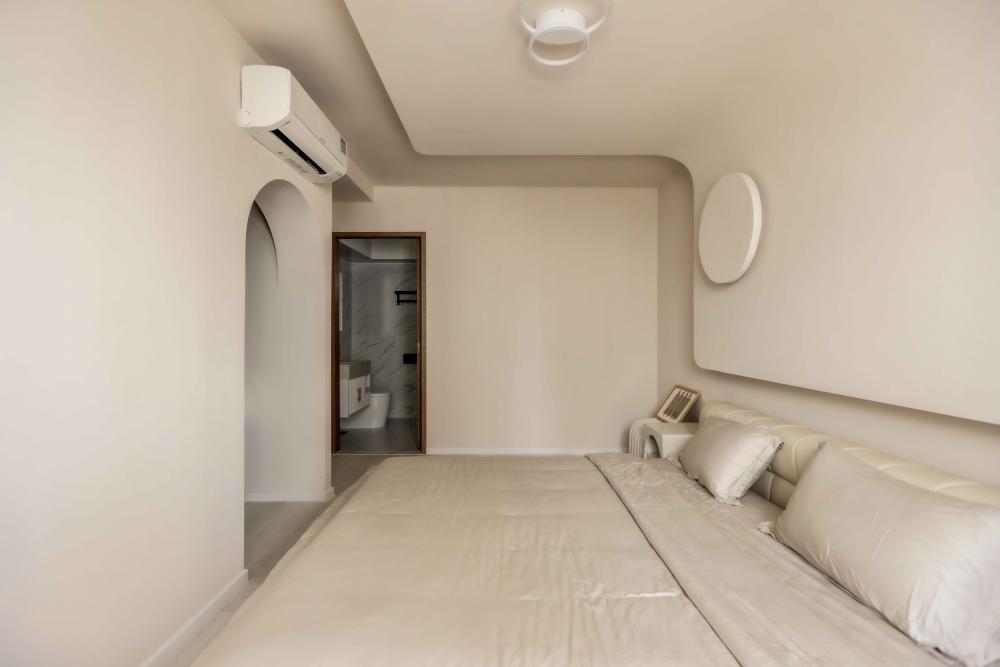 Contemporary Bedroom with Wardrobe and Built-in Bed