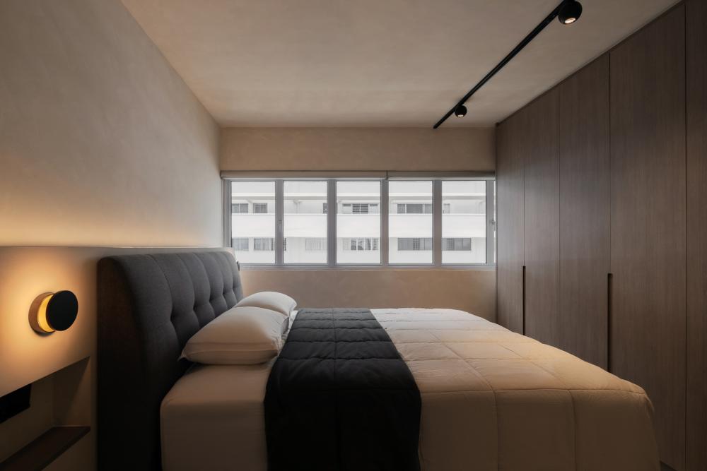 Contemporary Bedroom with Wardrobe and Queen Bed