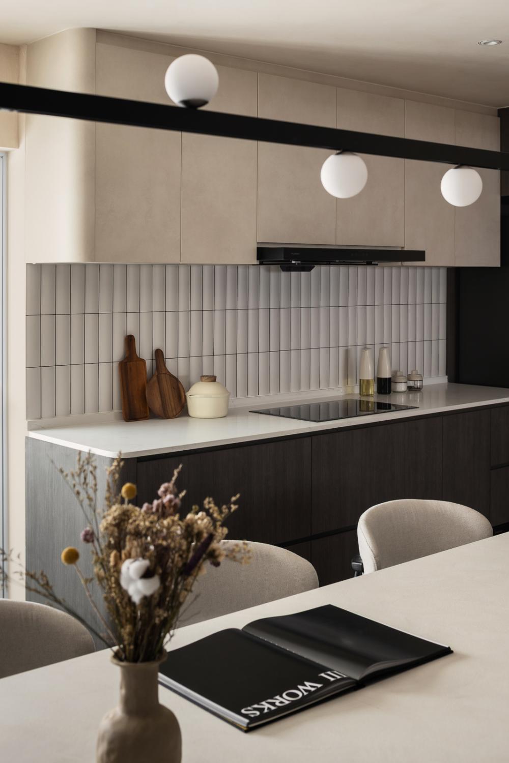 Contemporary Kitchen with Countertop and Kitchen Island