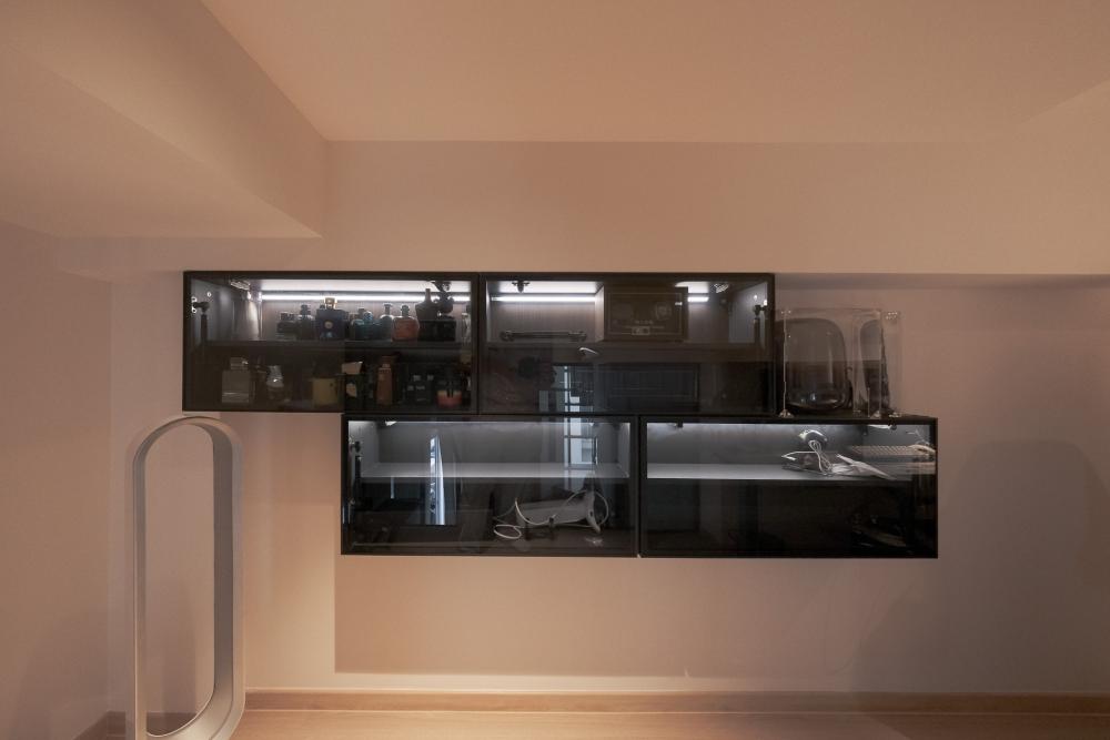 Minimalist Home Office with Bookshelf and Wallpaper