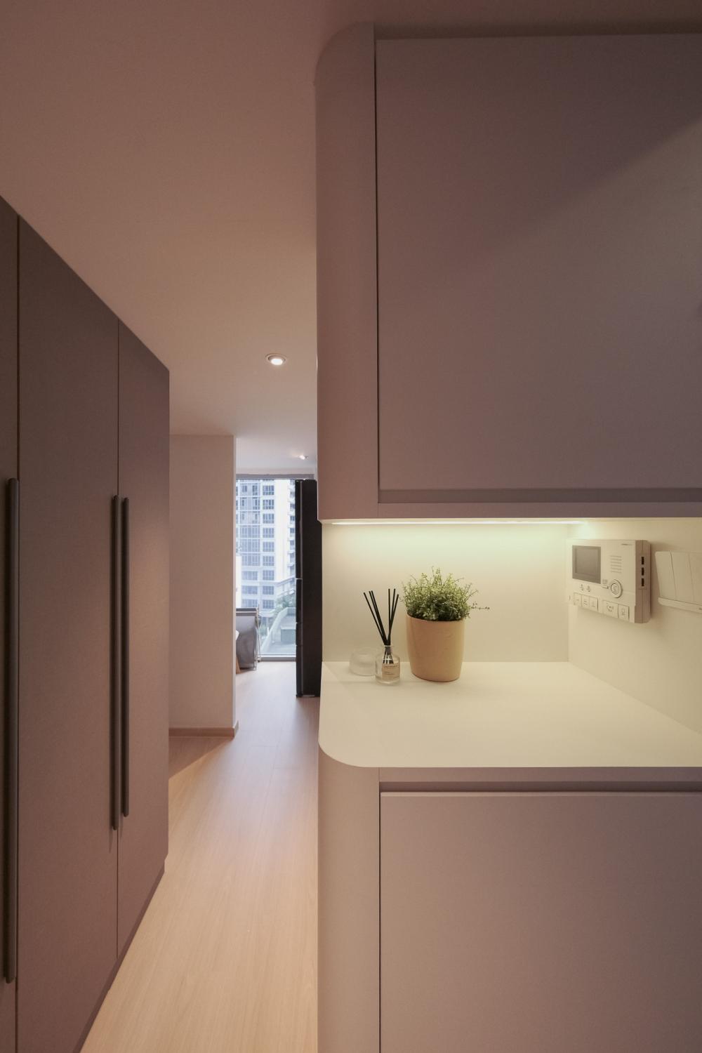 Minimalist Entryway with Mirror and Seating Bench