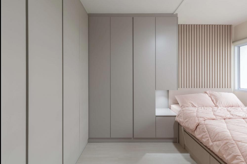 Modern Bedroom with Platform Bed and Vinyl Flooring