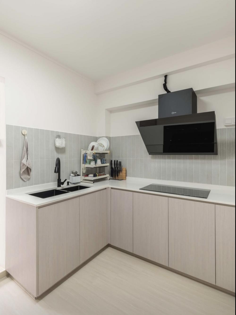 Modern Kitchen with Countertop and Vinyl Flooring