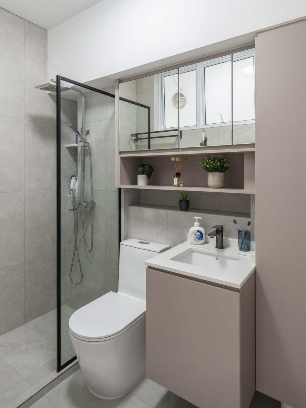 Modern Bathroom with Homogeneous Tiles and Mirror