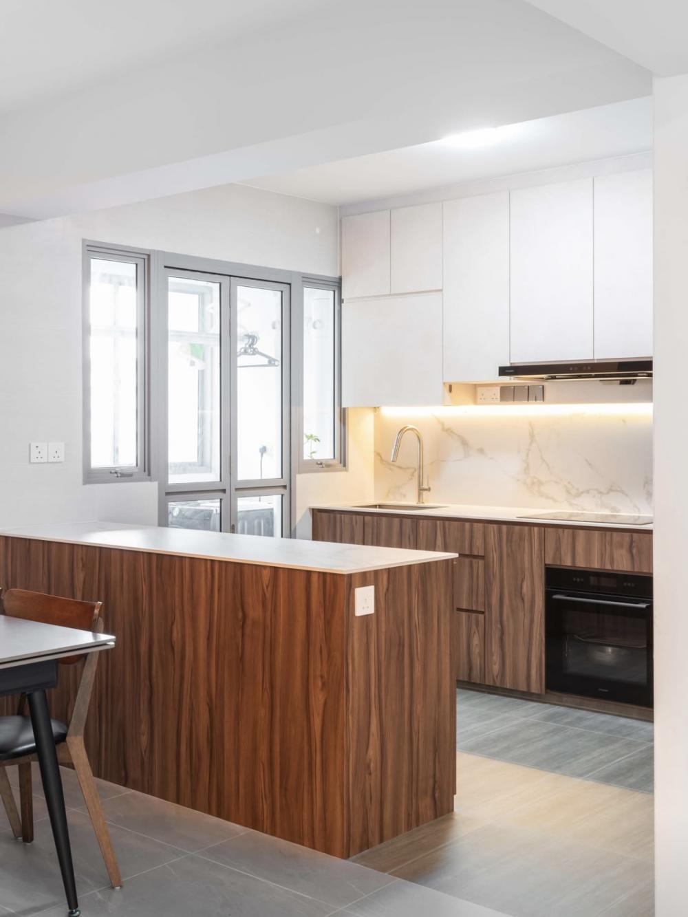 Vintage Kitchen with Countertop and Homogeneous Tiles