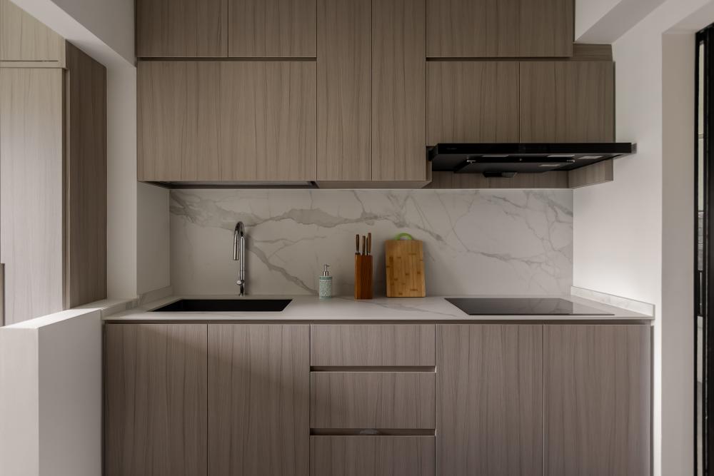 Modern Kitchen with Countertop and Open Kitchen