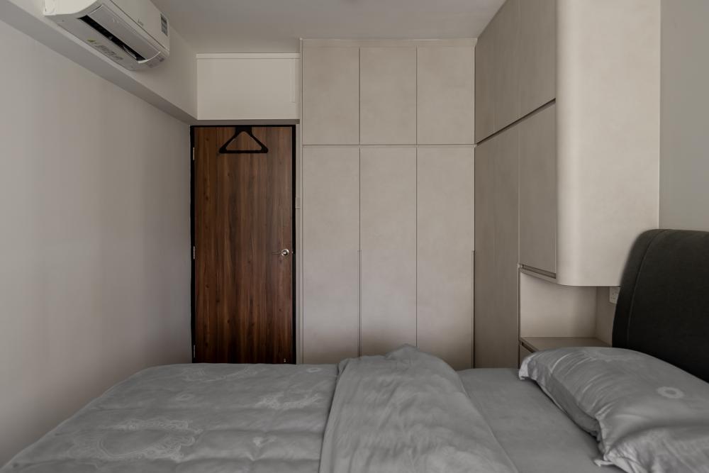 Modern Bedroom with Wardrobe and Closet