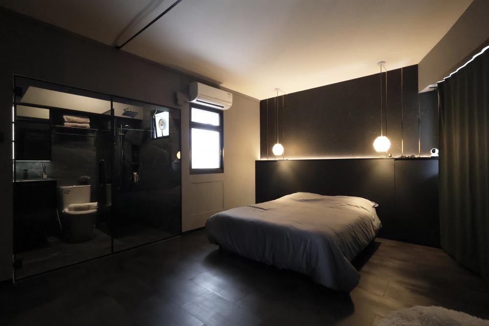Modern Bedroom with Wardrobe and Queen Bed