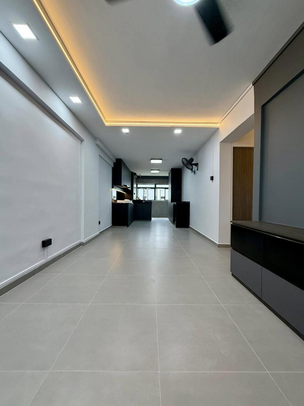 Modern Kitchen with Homogeneous Tiles and Open Kitchen