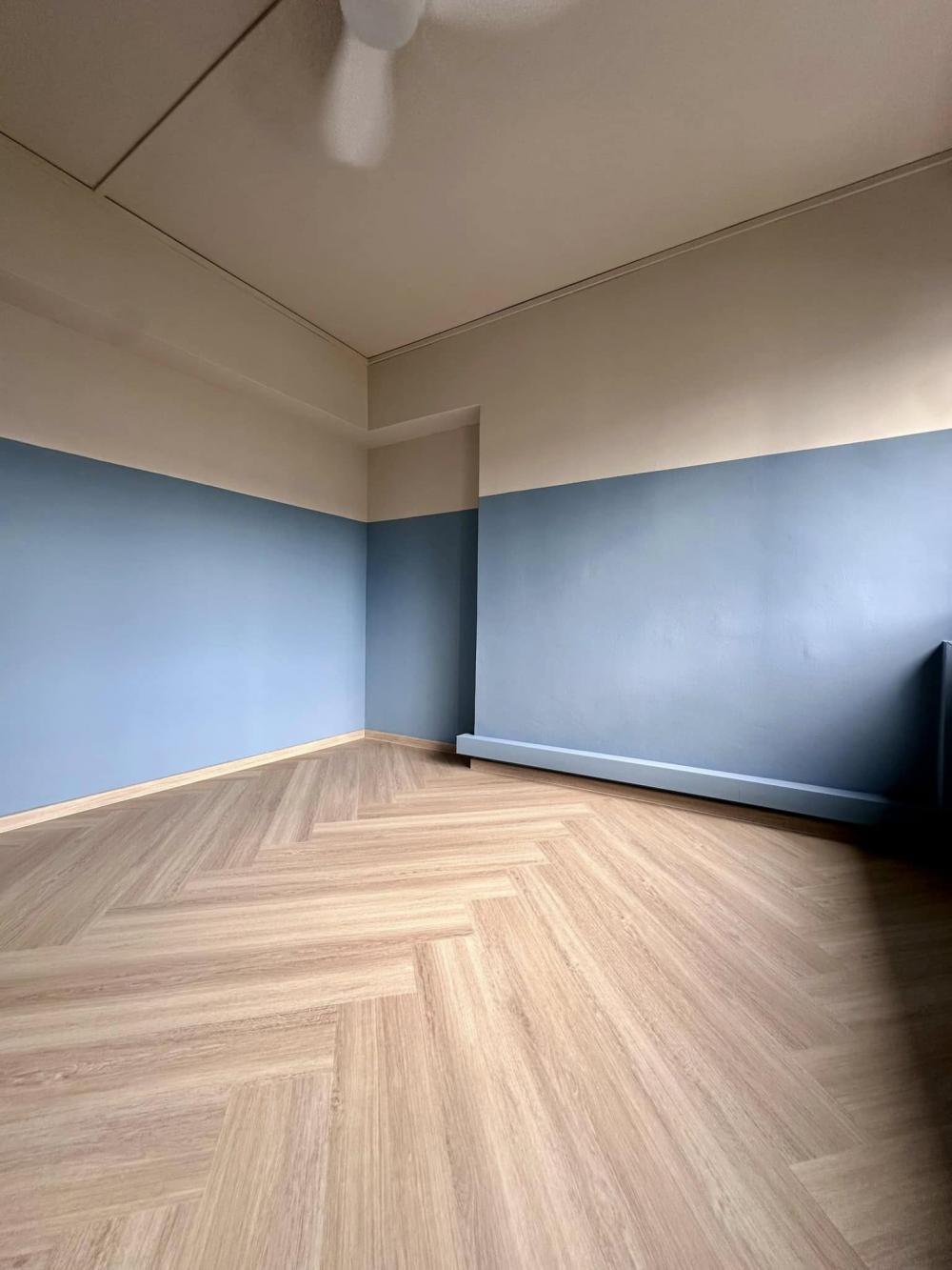 Scandinavian Bedroom with Vinyl Flooring and Ceiling Fan