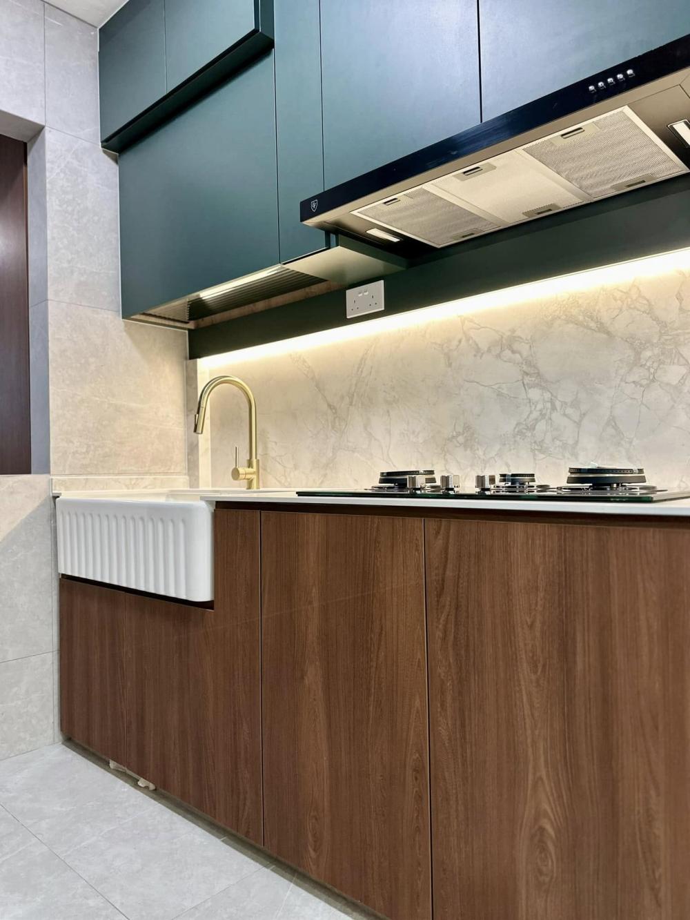 Scandinavian Kitchen with Countertop and Homogeneous Tiles
