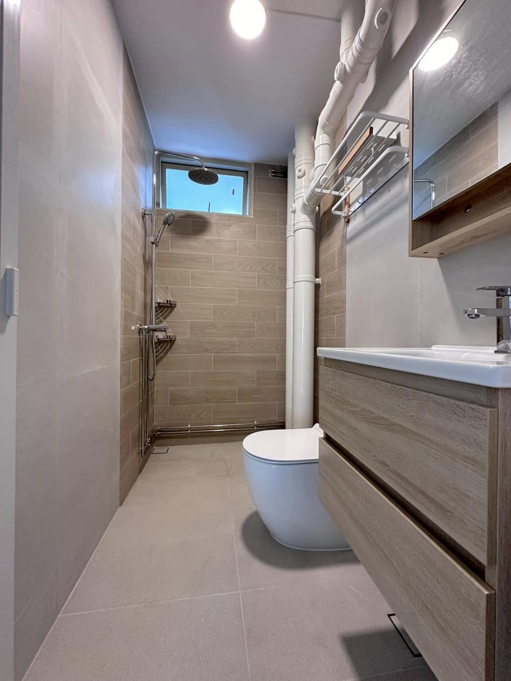 Scandinavian Bathroom with Homogeneous Tiles and Mirror