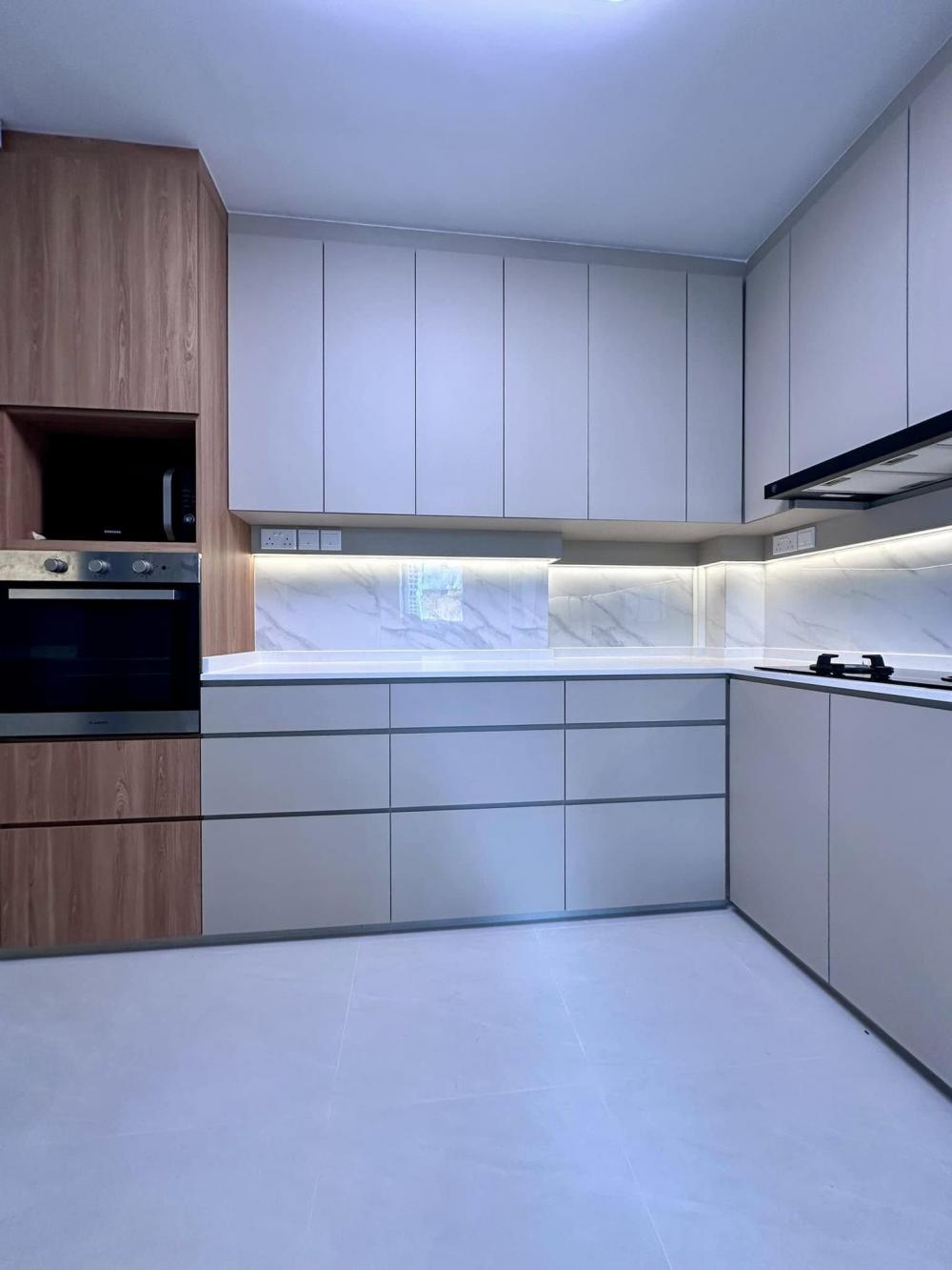 Scandinavian Kitchen with Countertop and Kitchen Backsplash