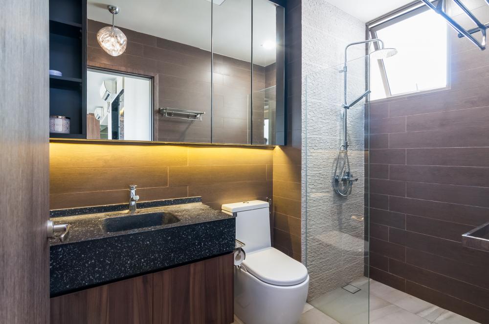 Contemporary Bathroom with Countertop and Homogeneous Tiles