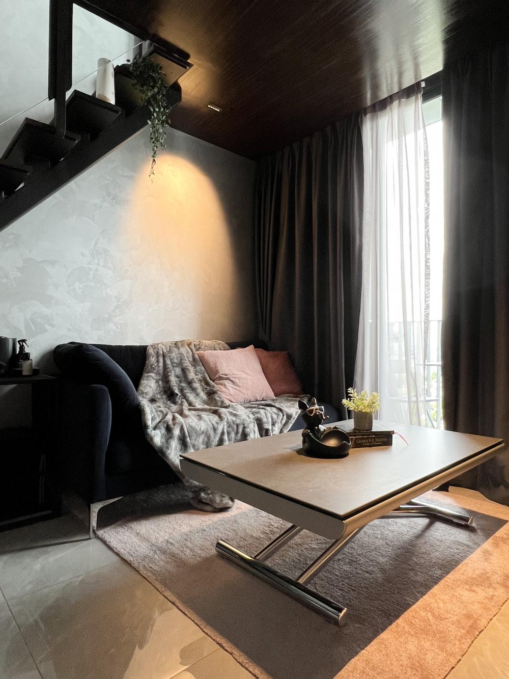 Modern Living Room with Feature Wall and Sofa