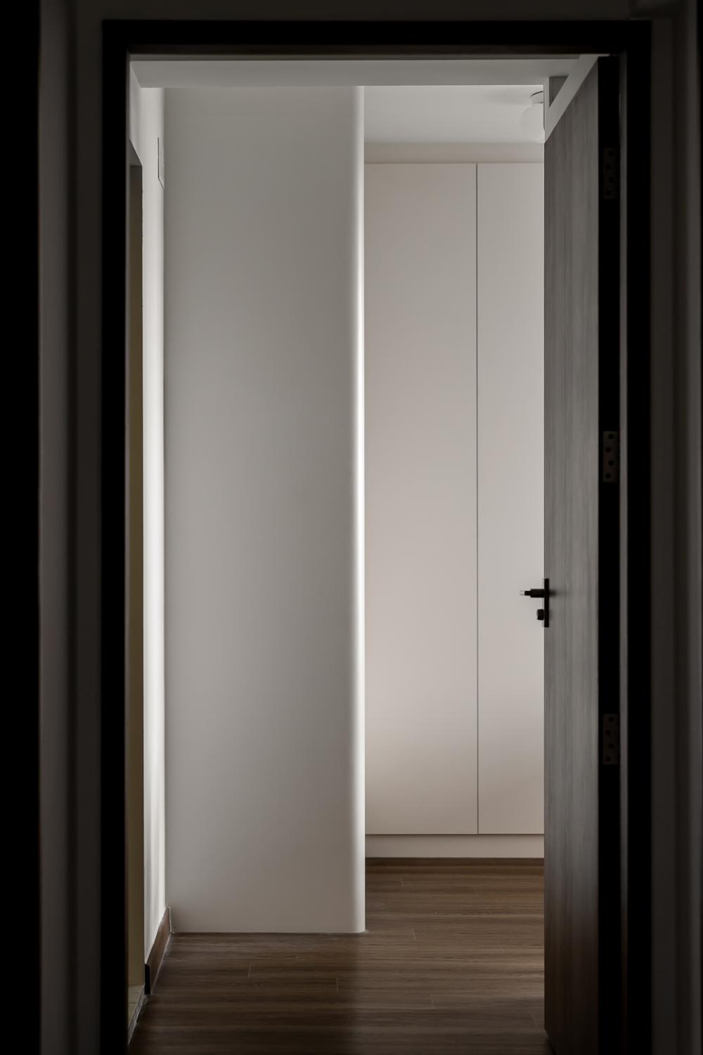 Modern Bedroom with Wardrobe and Closet