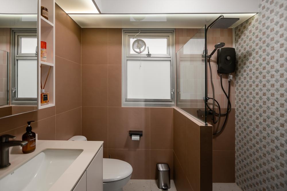 Modern Bathroom with Countertop and Homogeneous Tiles