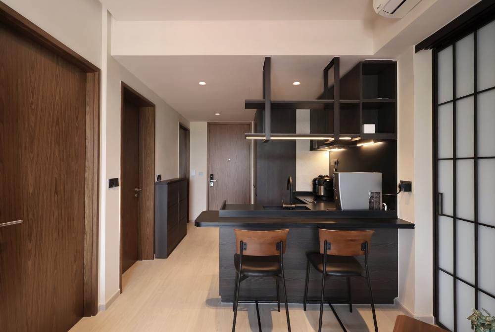 Modern Kitchen with Open Kitchen and Breakfast Counter